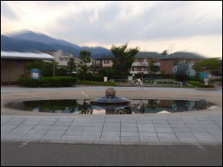 摜2
