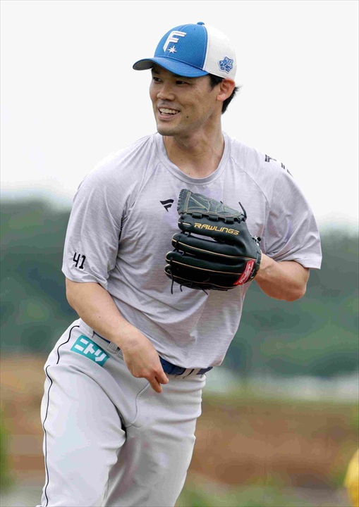 ���X�ɔ��\�i���˂̃n���t�@���j