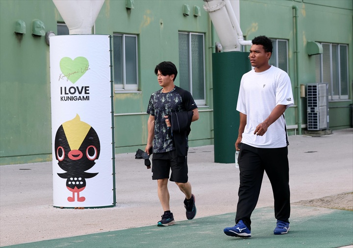 ���~4�����ځi���˂̃n���t�@���j