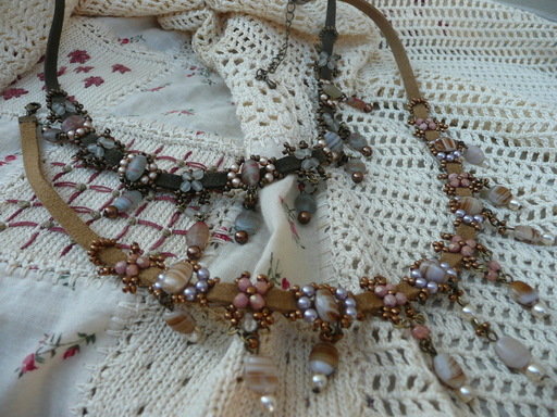 �A�g���G�r���[ Atelier View