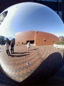 �G�ƕ��̒�