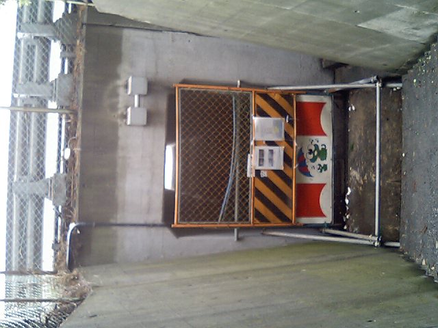 �G�ƕ��̒�