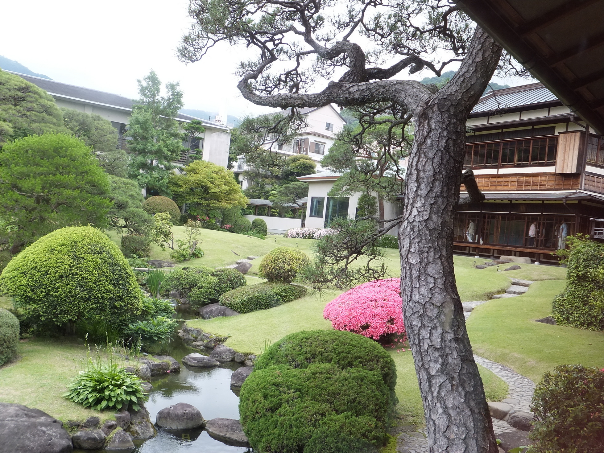 ���@��g�L���C���[��BOX]�@���@[�j�Ə��̕��i]�@�i�Z�ҏ����W�j