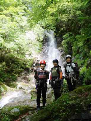 �����������̎R�����L�T