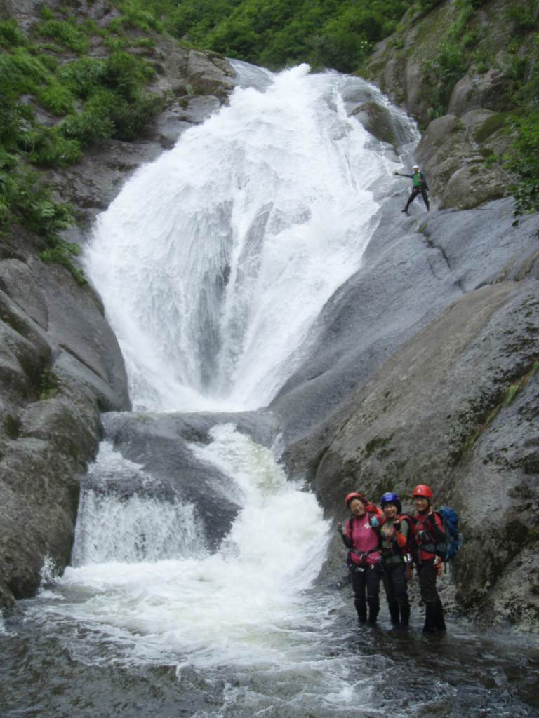 �����������̎R�����L�T