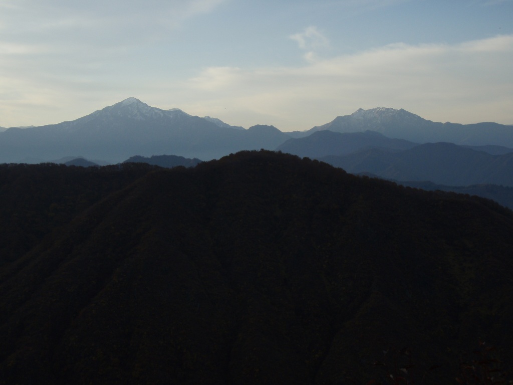 �����������̎R�����L�T