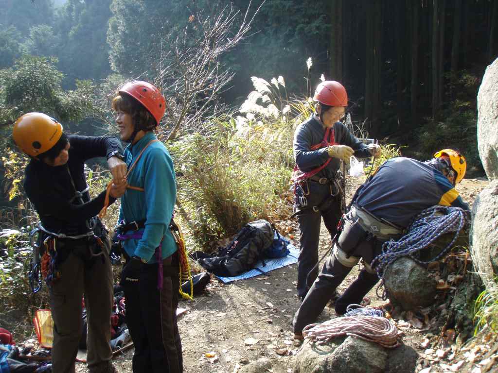 �����������̎R�����L�T