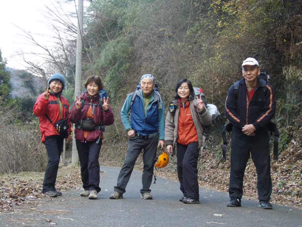 �����������̎R�����L�T