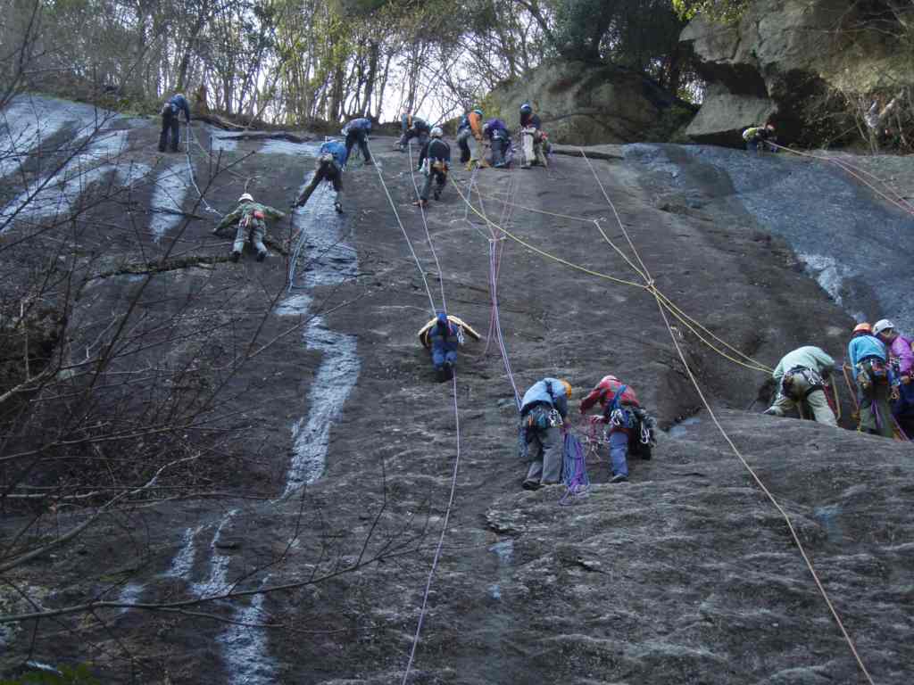 �����������̎R�����L�T