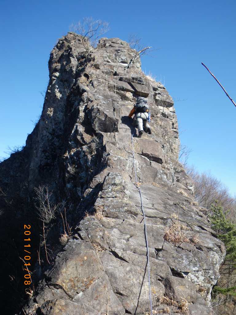 �����������̎R�����L�T