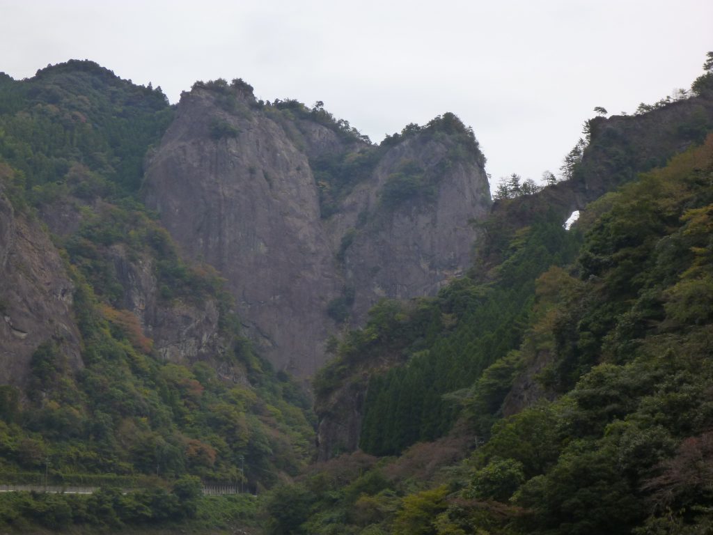 �����������̎R�����L�T