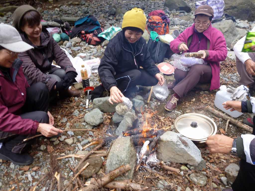 �����������̎R�����L�T