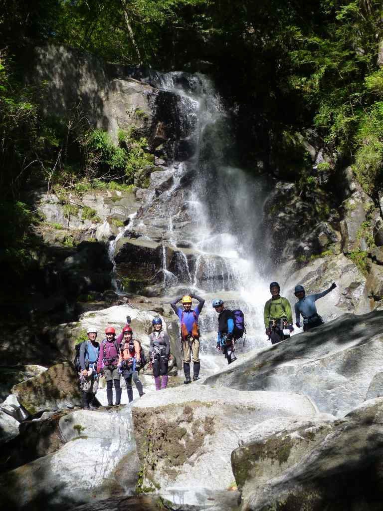 �����������̎R�����L�T