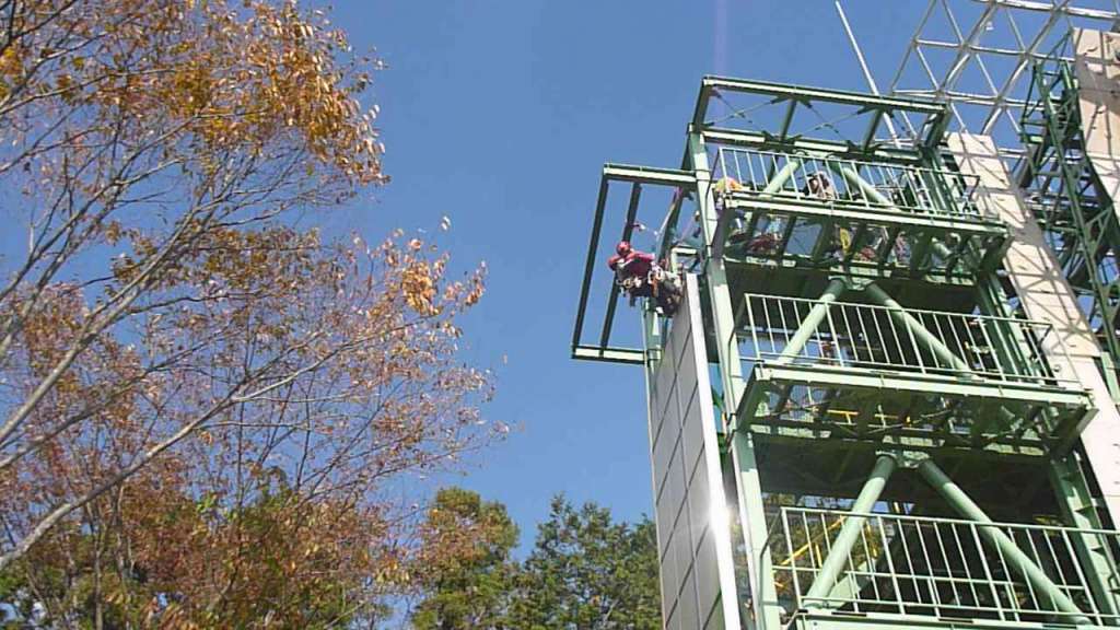 �����������̎R�����L�T