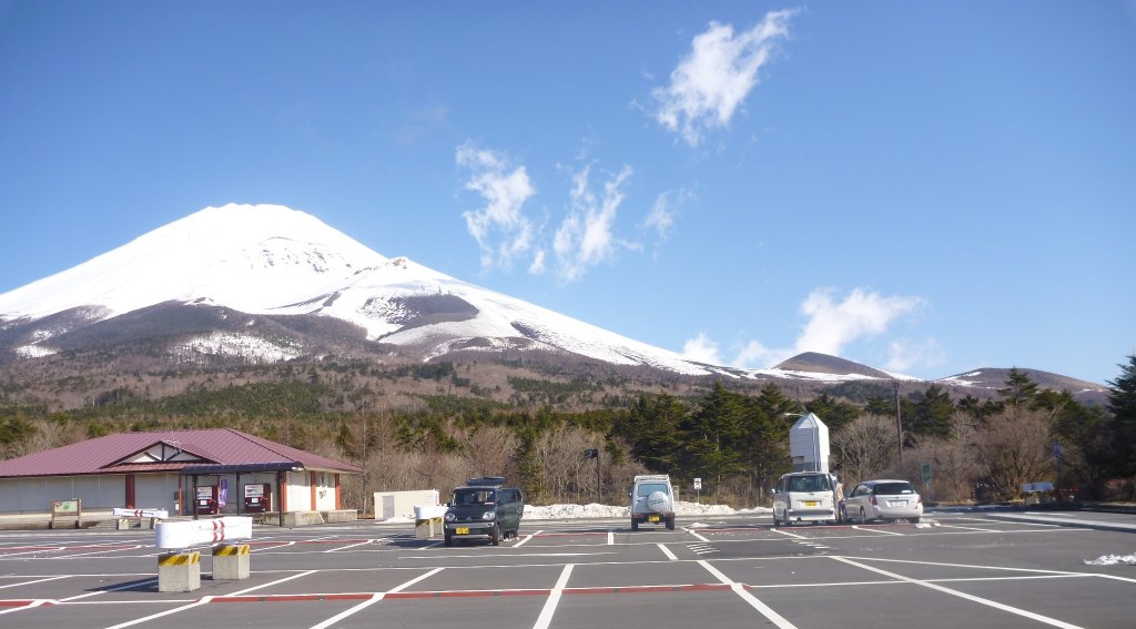 �����������̎R�����L�T