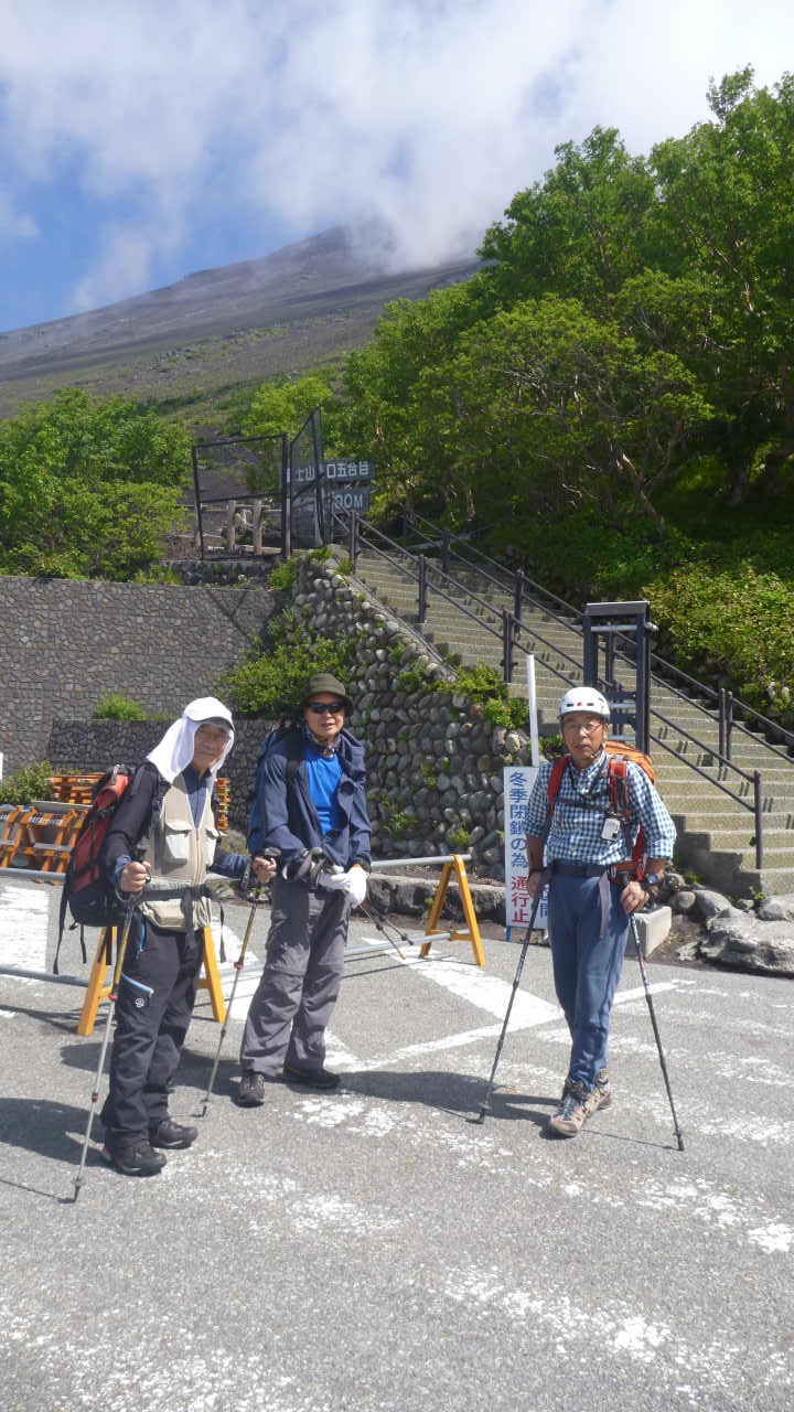 �����������̎R�����L�T