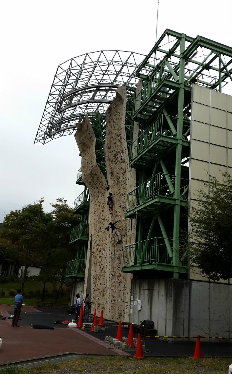 �����������̎R�����L�T