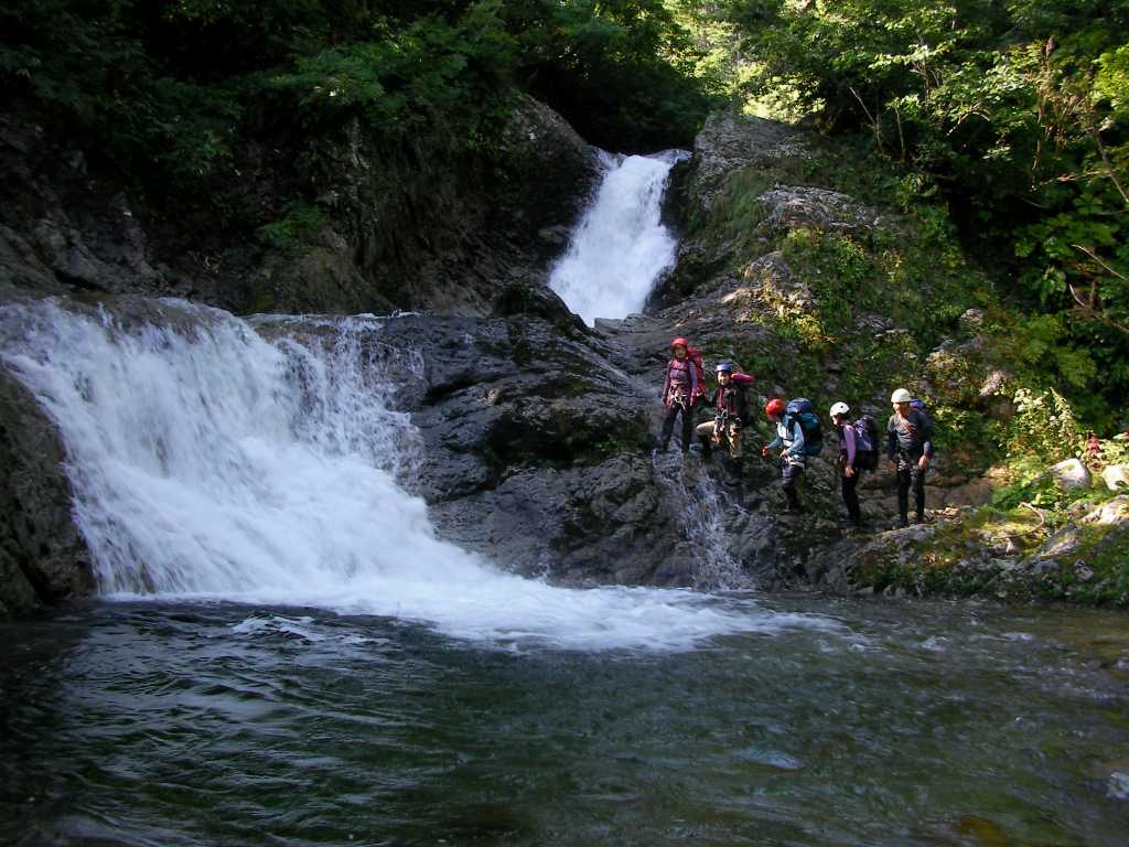 �����������̎R�����L�T