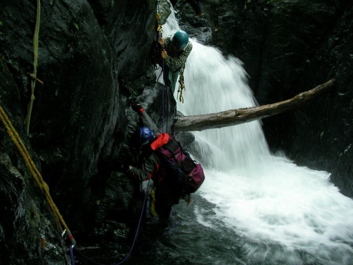 �����������̎R�����L�T