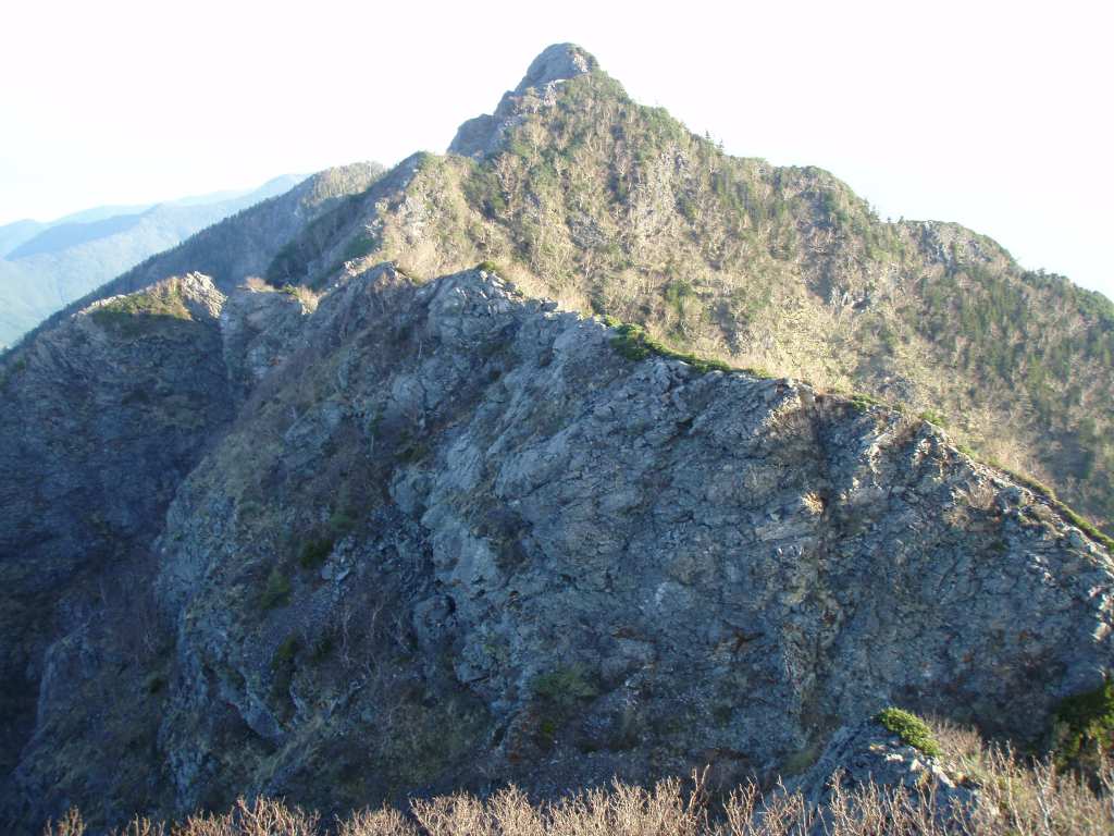 �����������̎R�����L�T