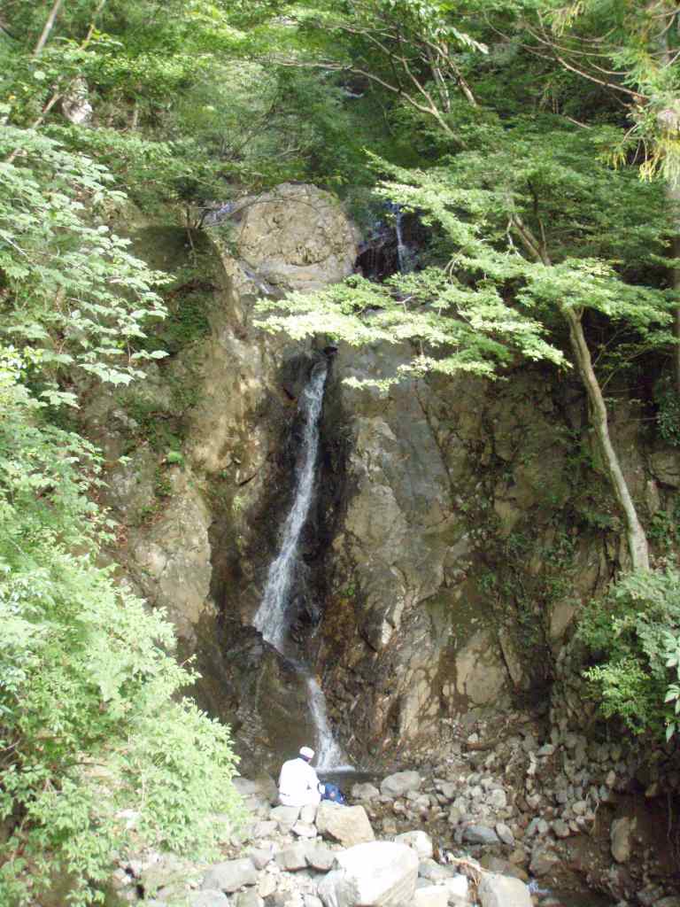 �����������̎R�����L�T