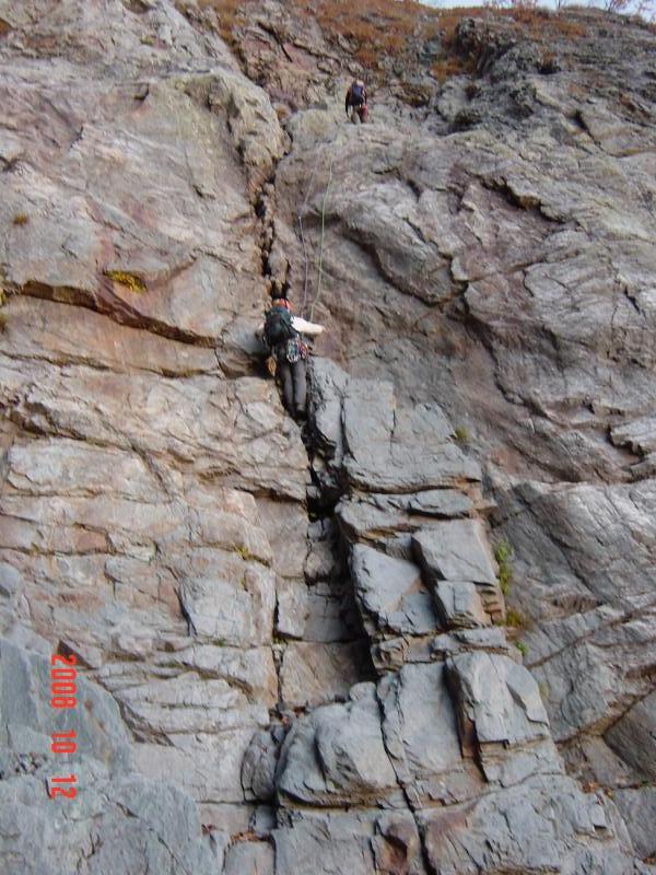 �����������̎R�����L�T