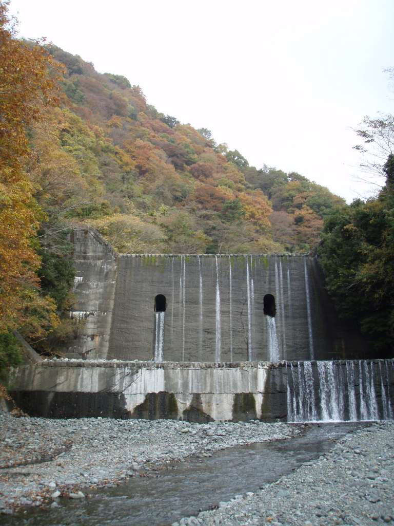 �����������̎R�����L�T