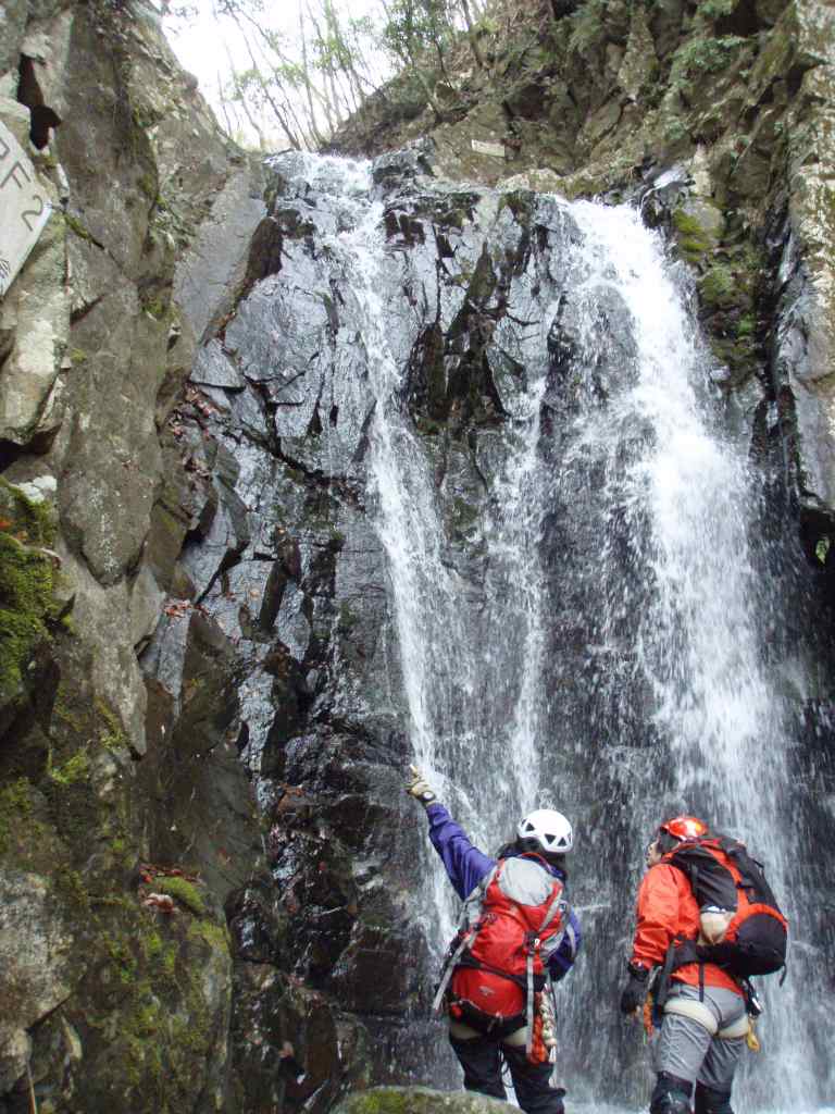 �����������̎R�����L�T