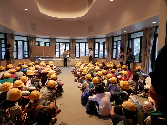 ��钬���y�����كm�[�g  Oiso Municipal Museum