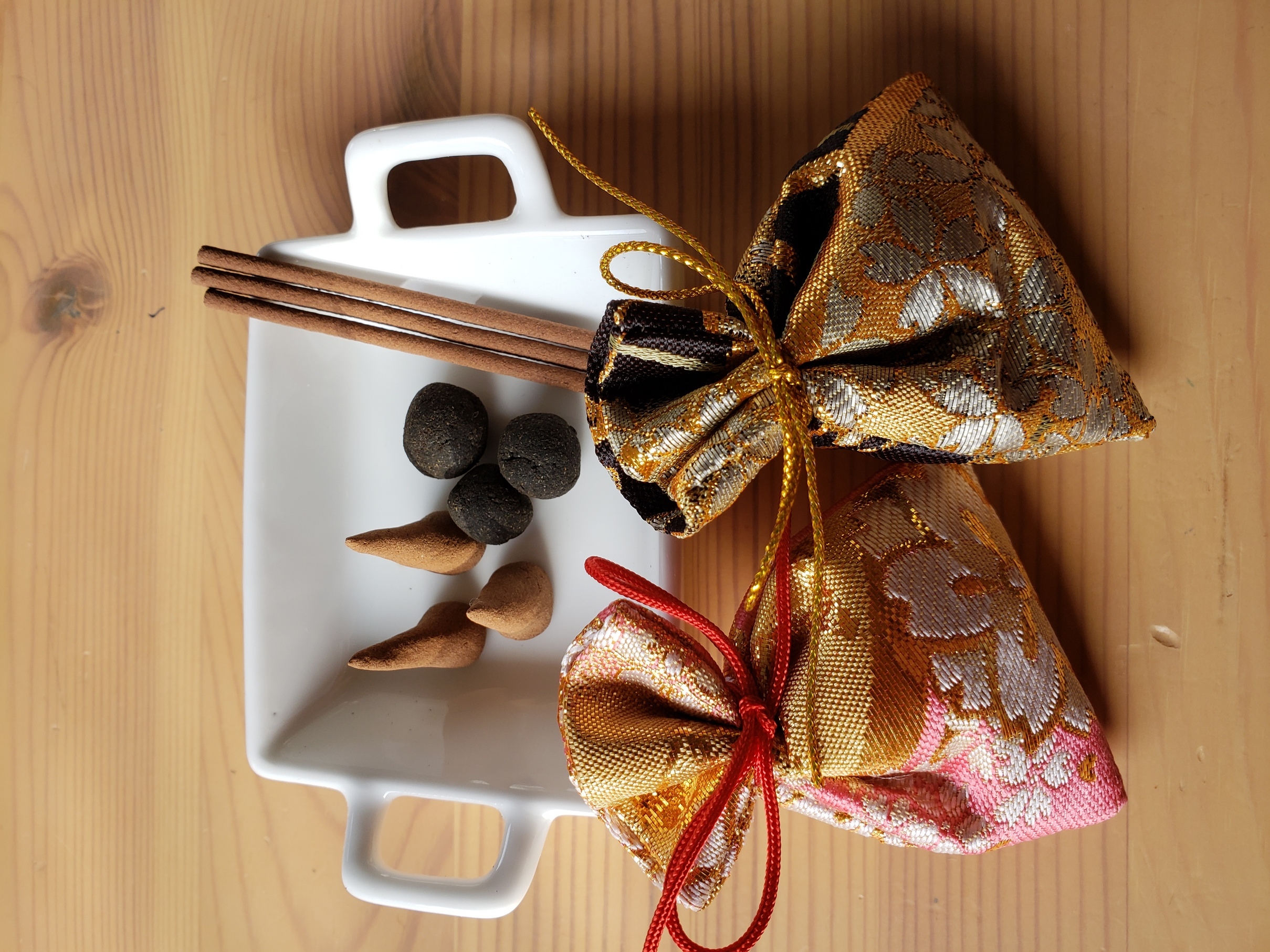 2�O�Q�U�N�x�@�u������y���ގ�Â��肨�������v�X�P�W���[���@�i�����������j