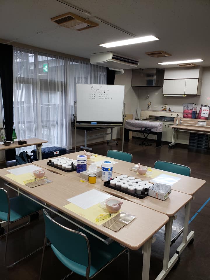 �����@������