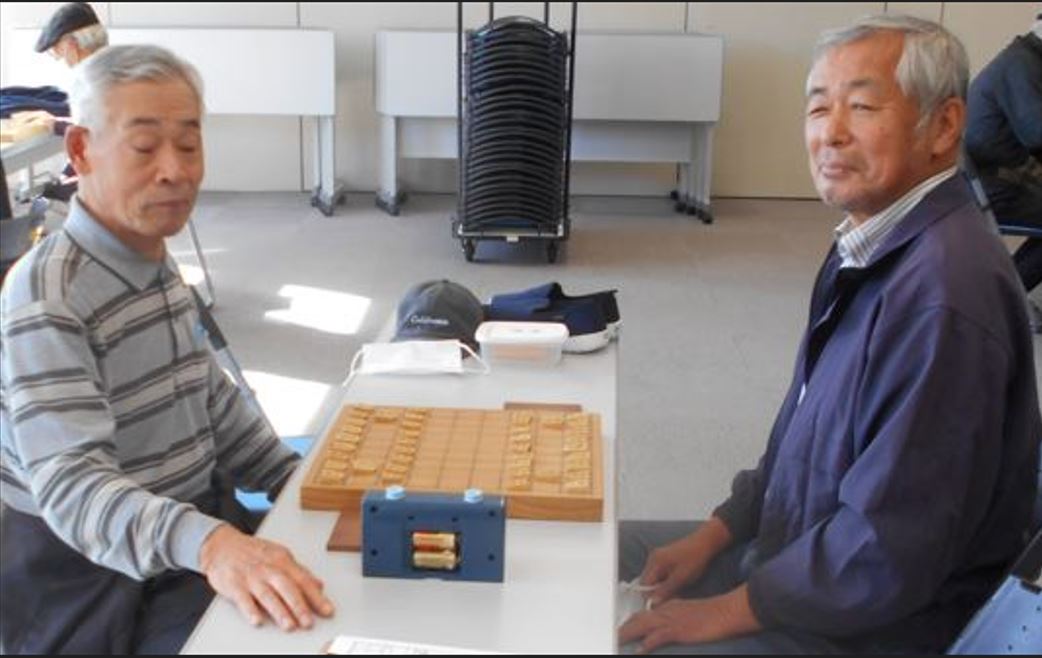 �Ó���F��