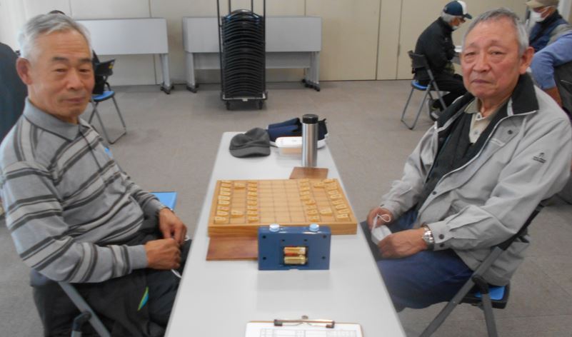 �Ó���F��