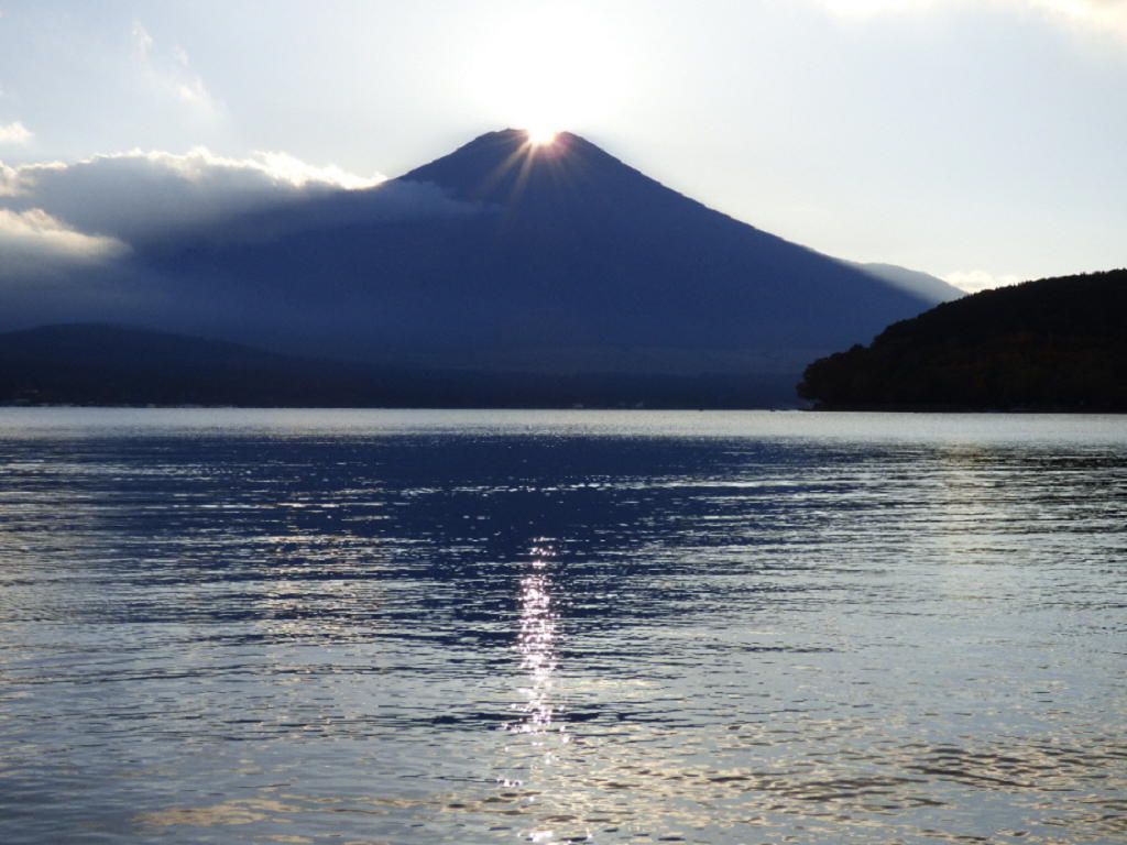 �X���[�N�ێR�̐��E