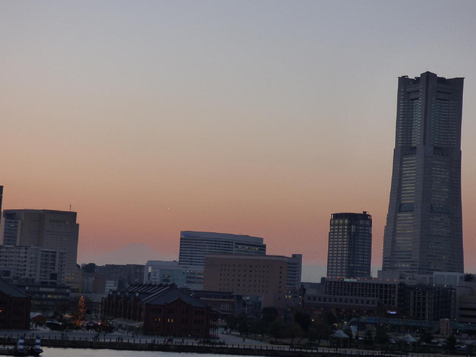 �X���[�N�ێR�̐��E