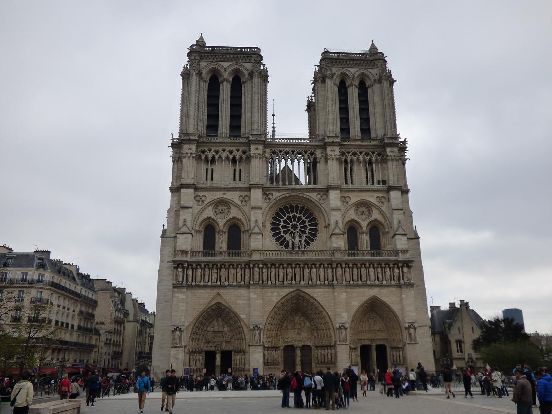 �X���[�N�ێR�̐��E