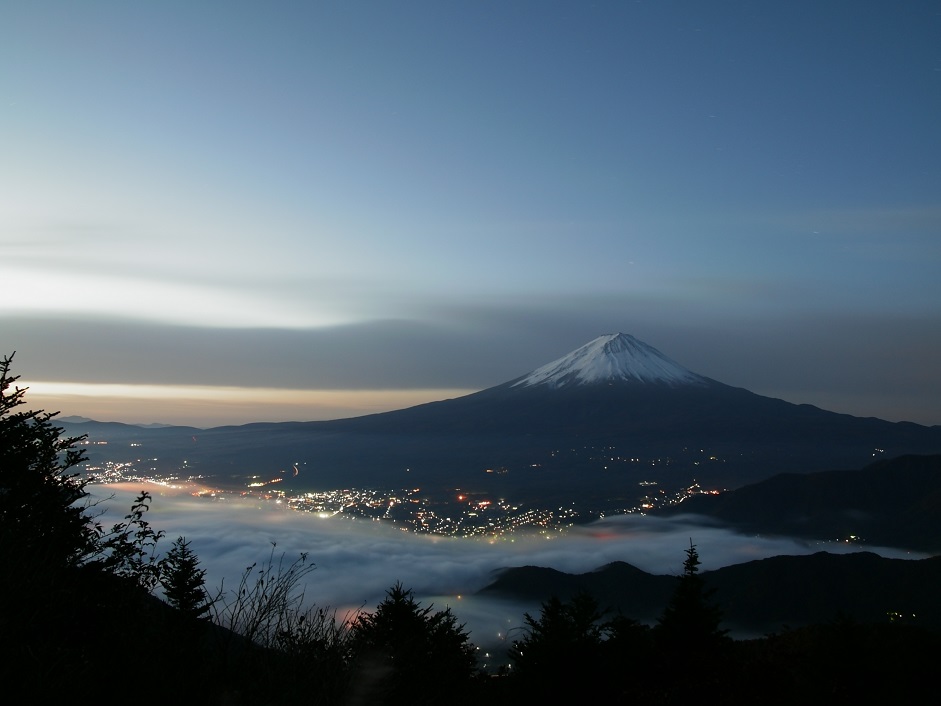 �X���[�N�ێR�̐��E