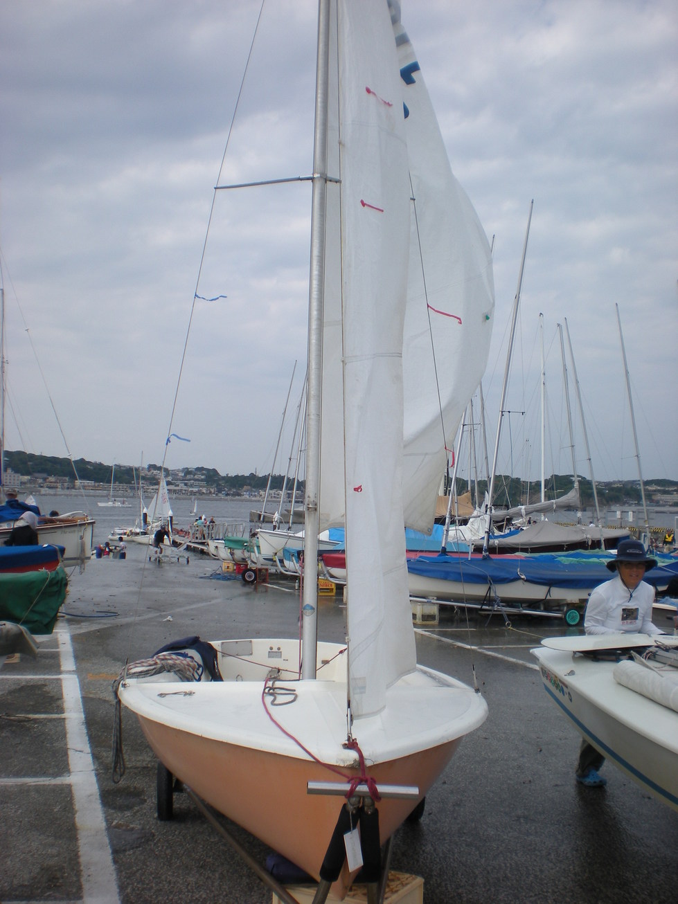 ���ˎs���b�g����EBA-NYU YACHT CLUB�E����