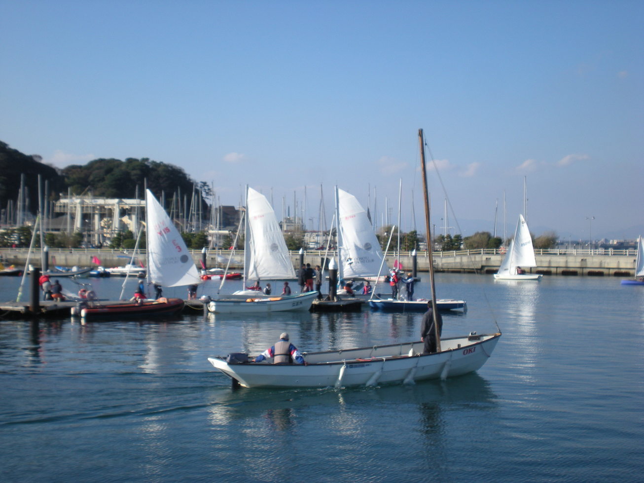 ���ˎs���b�g����EBA-NYU YACHT CLUB�E����