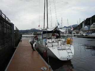 ���ˎs���b�g����EBA-NYU YACHT CLUB�E����