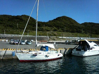 ���ˎs���b�g����EBA-NYU YACHT CLUB�E����