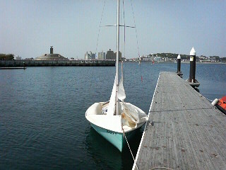 ���ˎs���b�g����EBA-NYU YACHT CLUB�E����