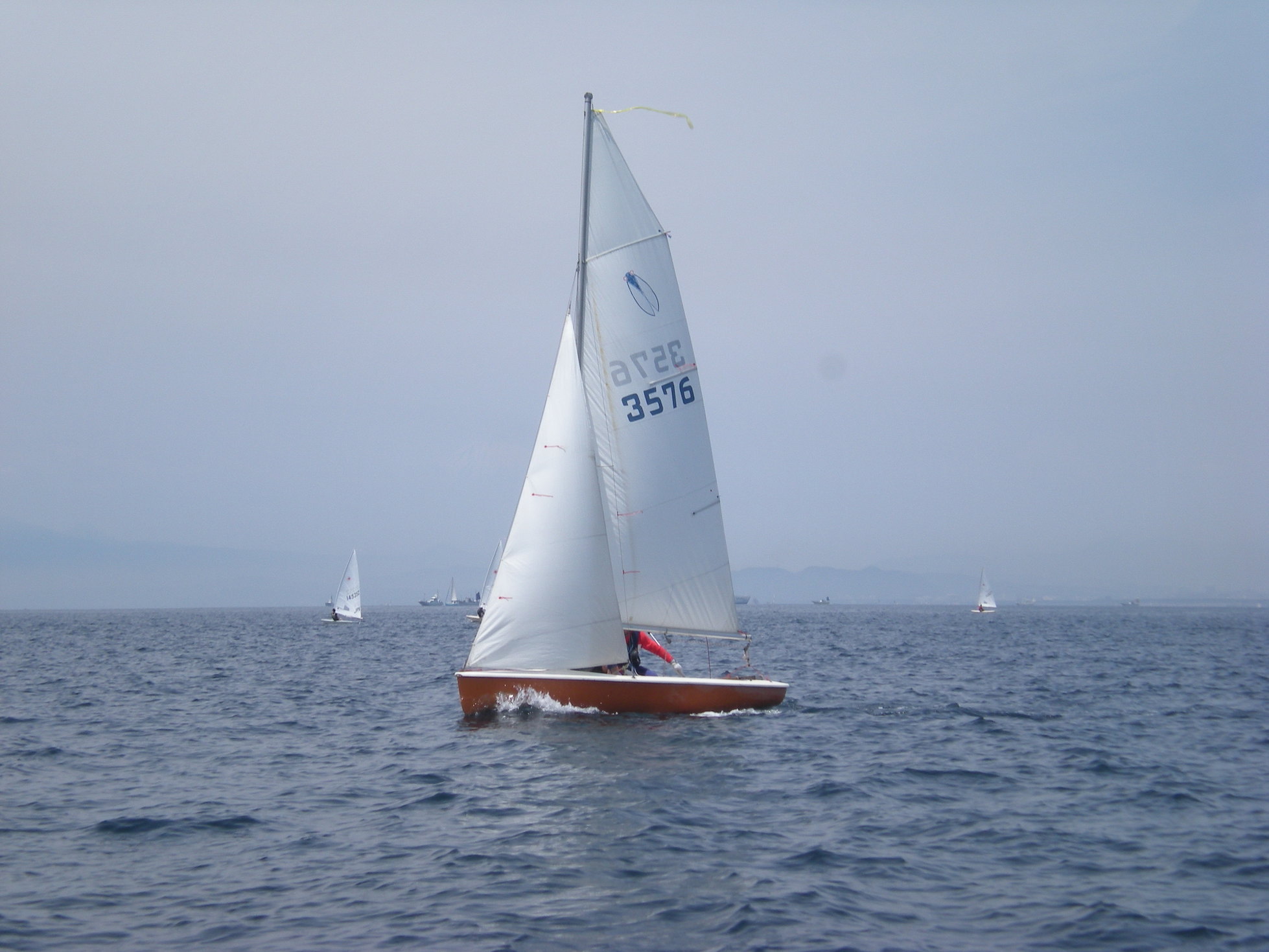 ���ˎs���b�g����EBA-NYU YACHT CLUB�E����