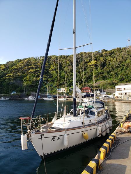 ˎsbgEBA-NYU YACHT CLUBE