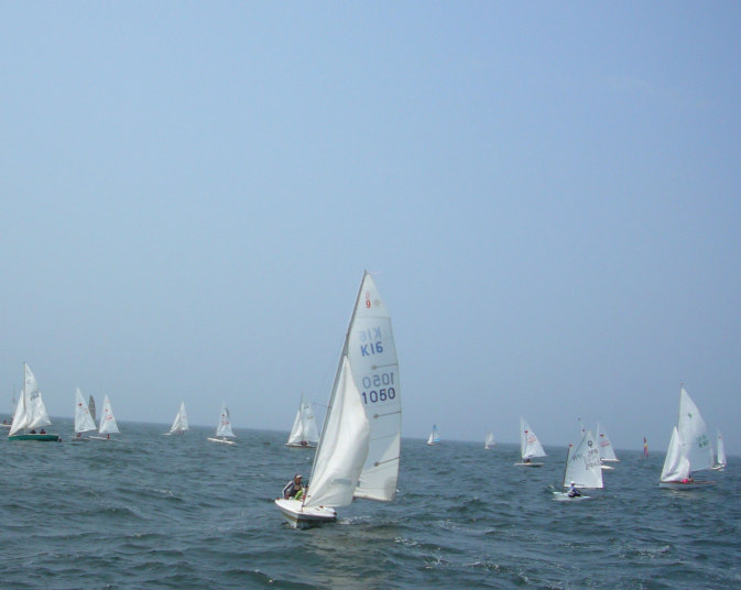 ���ˎs���b�g����EBA-NYU YACHT CLUB�E����