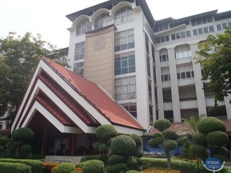 �������A��蓹�A�܂�蓹