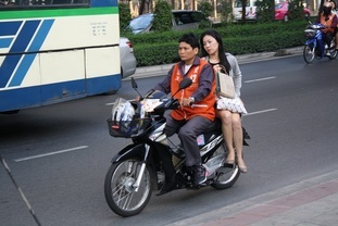 �������A��蓹�A�܂�蓹