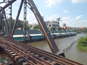 �������A��蓹�A�܂�蓹