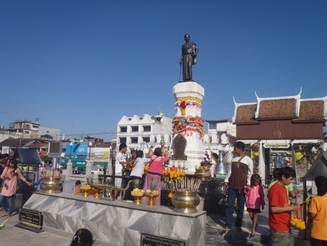 �������A��蓹�A�܂�蓹