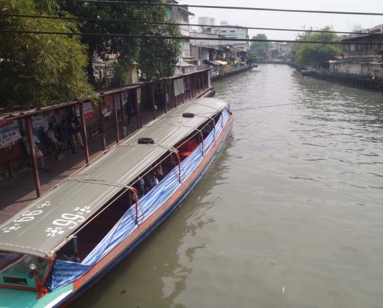 �������A��蓹�A�܂�蓹